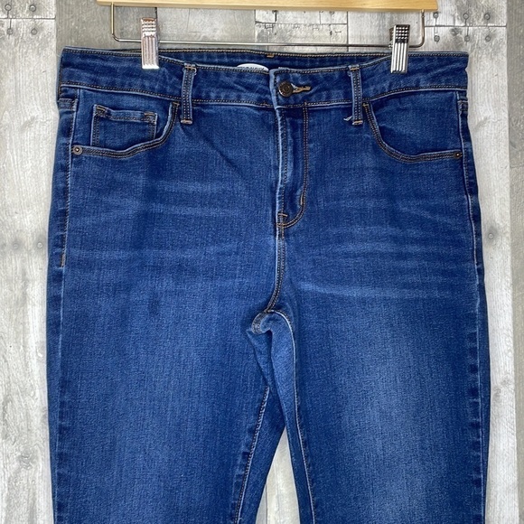 OLD Navy power slim straight mid rise medium wash jeans.  Size 12 short.‎ EUC - Picture 2 of 11